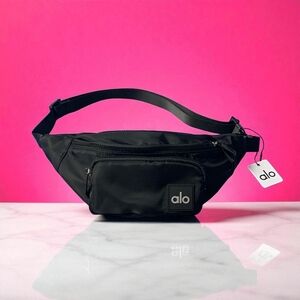 ALO Yoga 🔥Black Belt Bag Minimalist Durable Design🔥